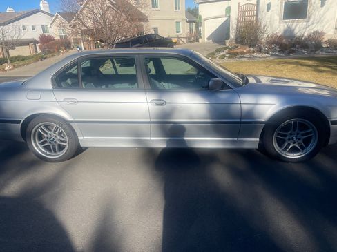 Used 2001 BMW 740iL image 2