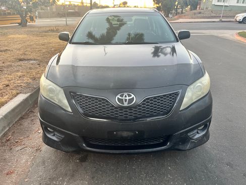 Used 2010 Toyota Camry SE image 12