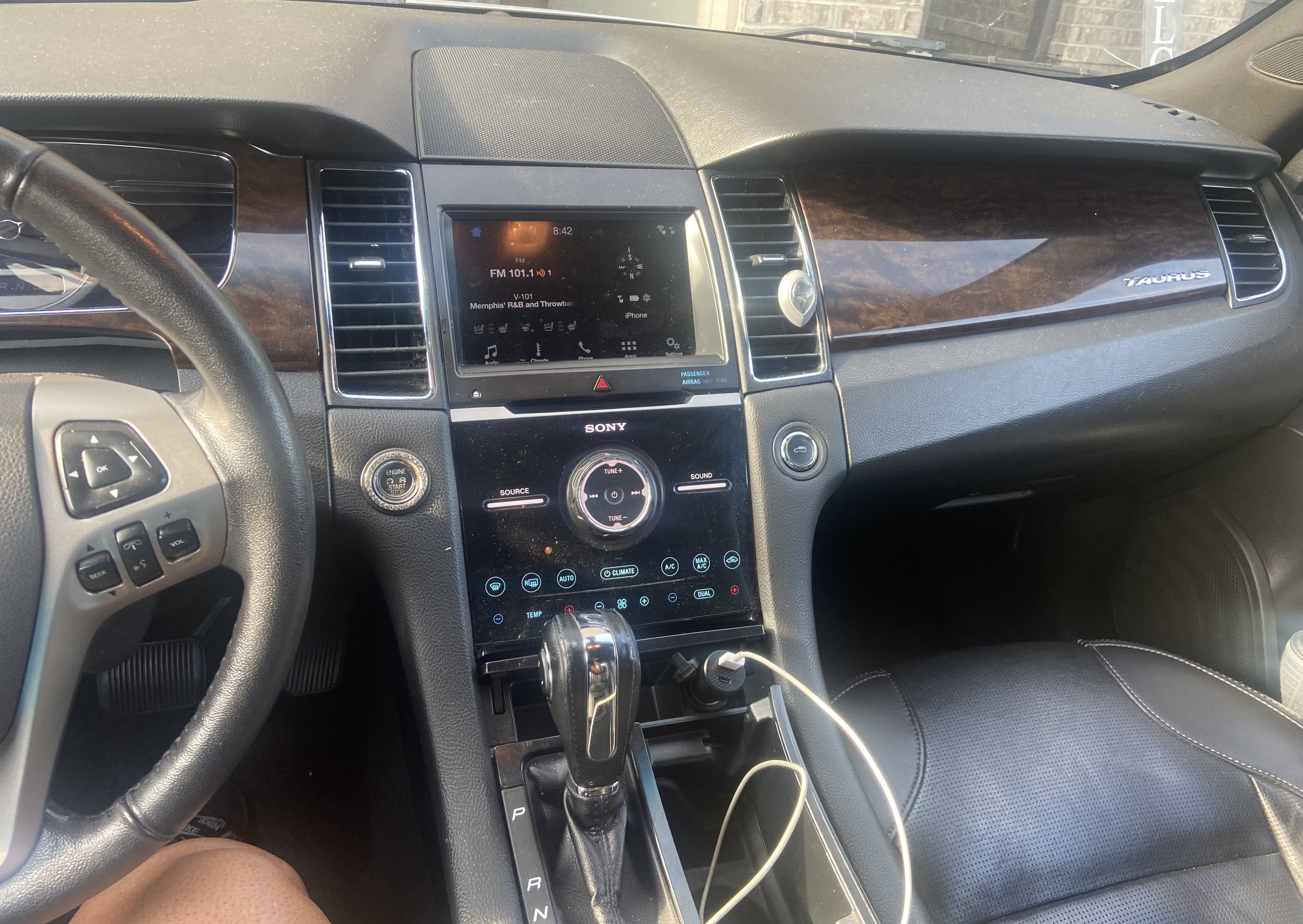 Used 2019 Ford Taurus Limited FWD image 6