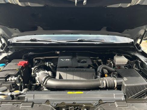 Used 2023 Nissan Frontier PRO-4X w/ Pro-4X Premium Package AWD/4WD image 11