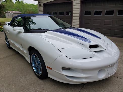 Used 1999 Pontiac Firebird Formula RWD image 11