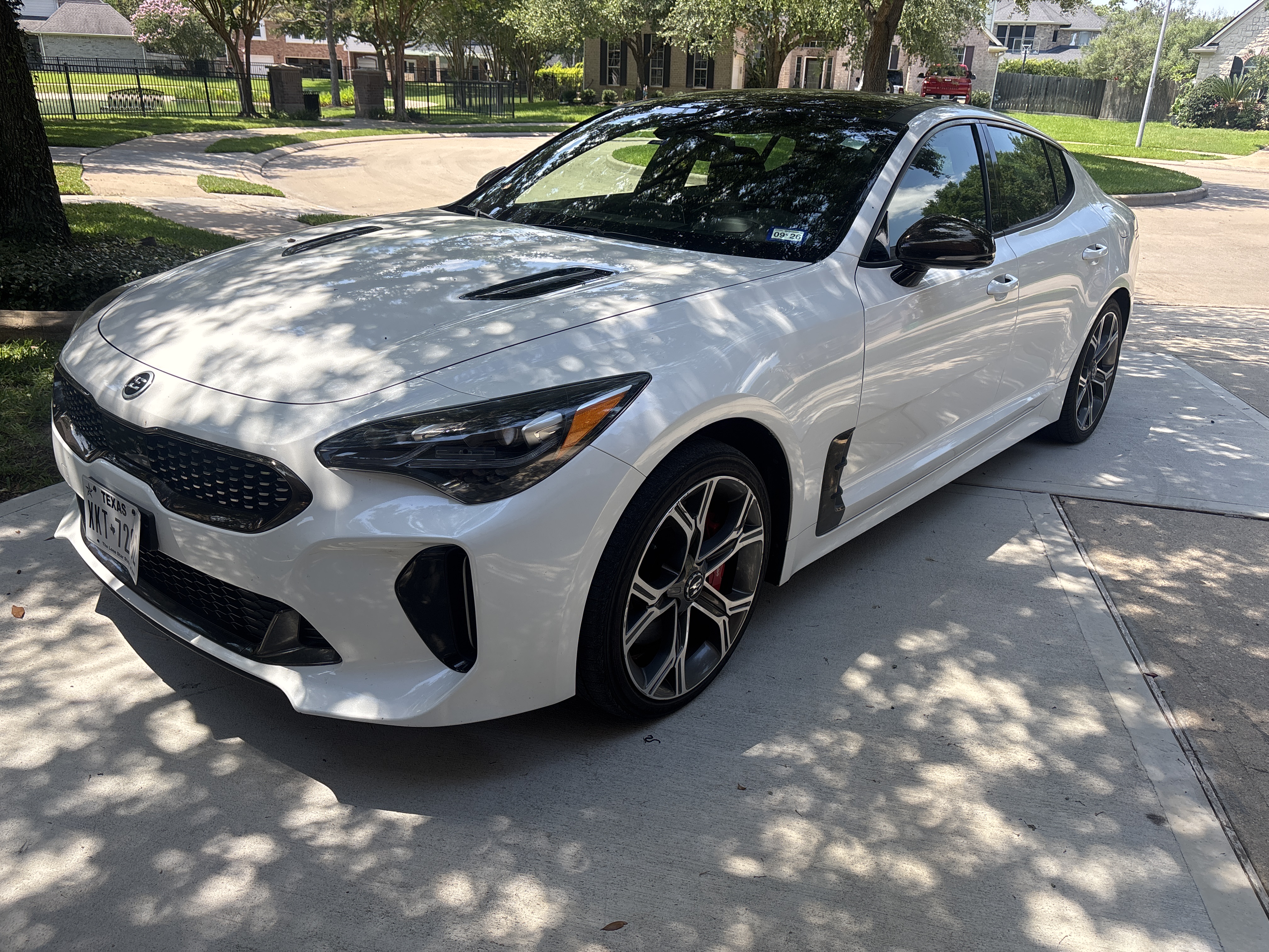Used 2019 Kia Stinger GT2 image 1