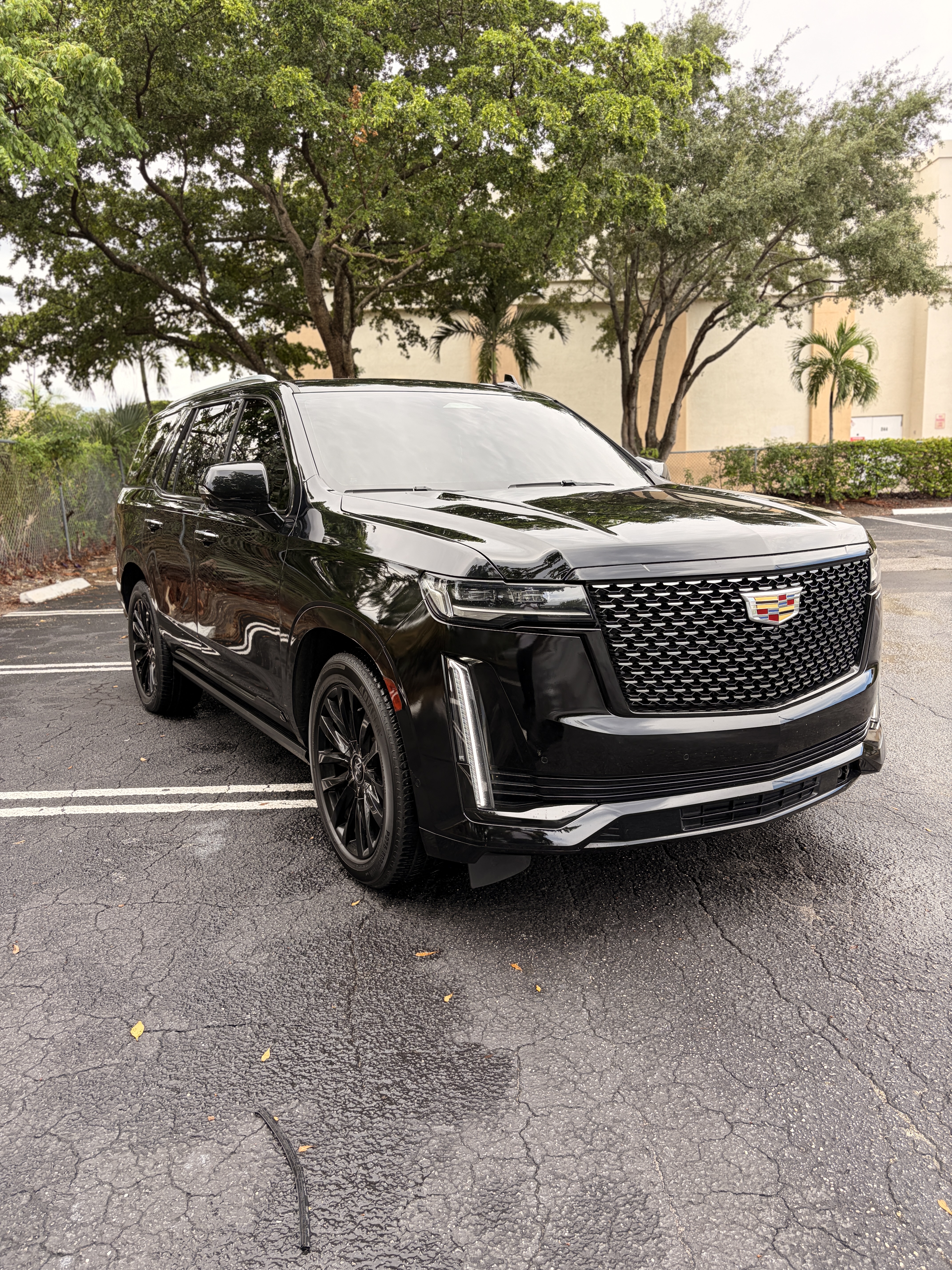 Used 2021 Cadillac Escalade Premium Luxury w/ Driver Assist Tech Package RWD image 1