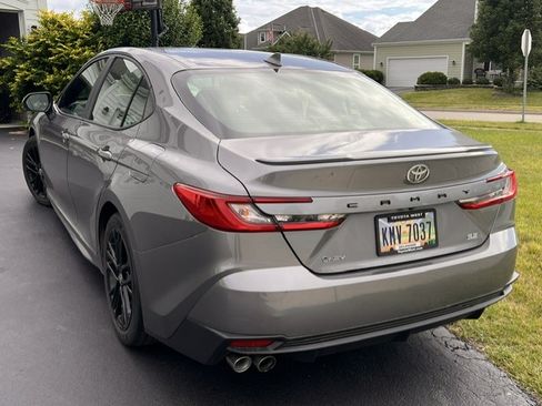 Used 2025 Toyota Camry SE w/ Convenience Package FWD image 2