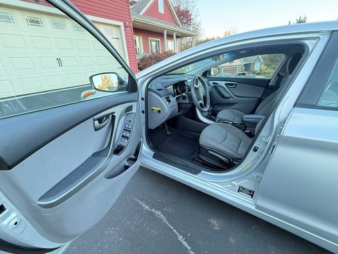 Used 2016 Hyundai Elantra SE image 6