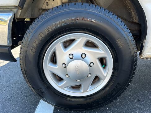 Used 2011 Ford E-150 and Econoline 150 w/ PWR Group image 10