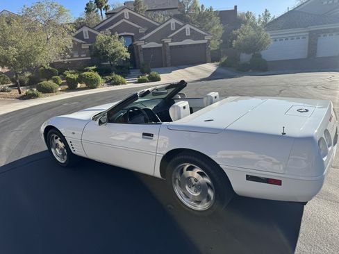 Used 1993 Chevrolet Corvette Convertible RWD image 10