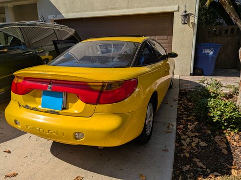 Used 2001 Saturn S-Series SC2 image 9