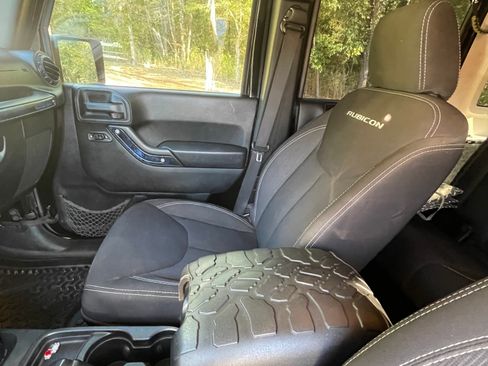 Used 2015 Jeep Wrangler Unlimited Rubicon AWD/4WD image 10