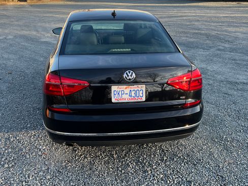 Used 2016 Volkswagen Passat 1.8T SE image 2