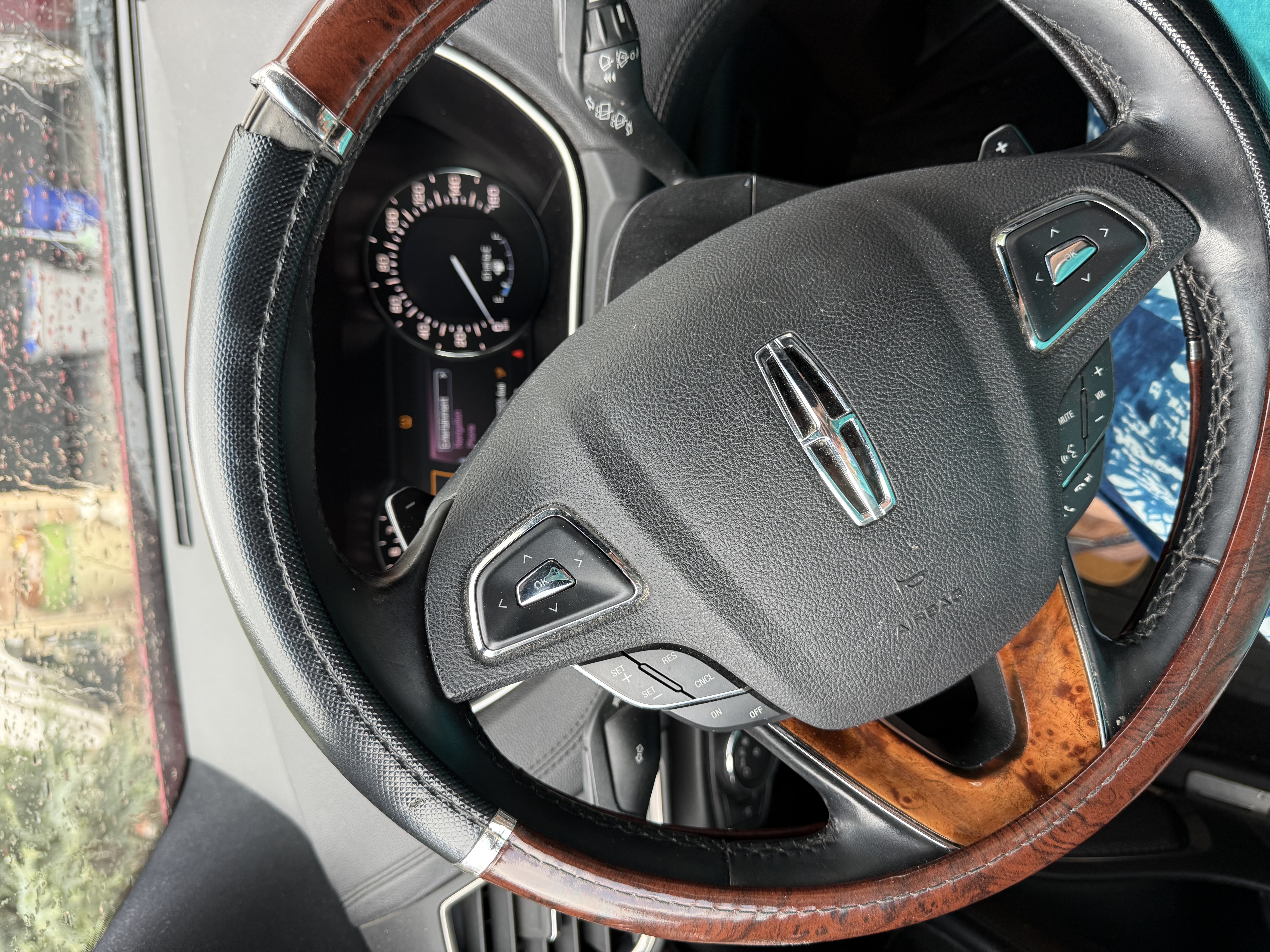 Used 2016 Lincoln MKX Reserve w/ Climate Package AWD/4WD image 11