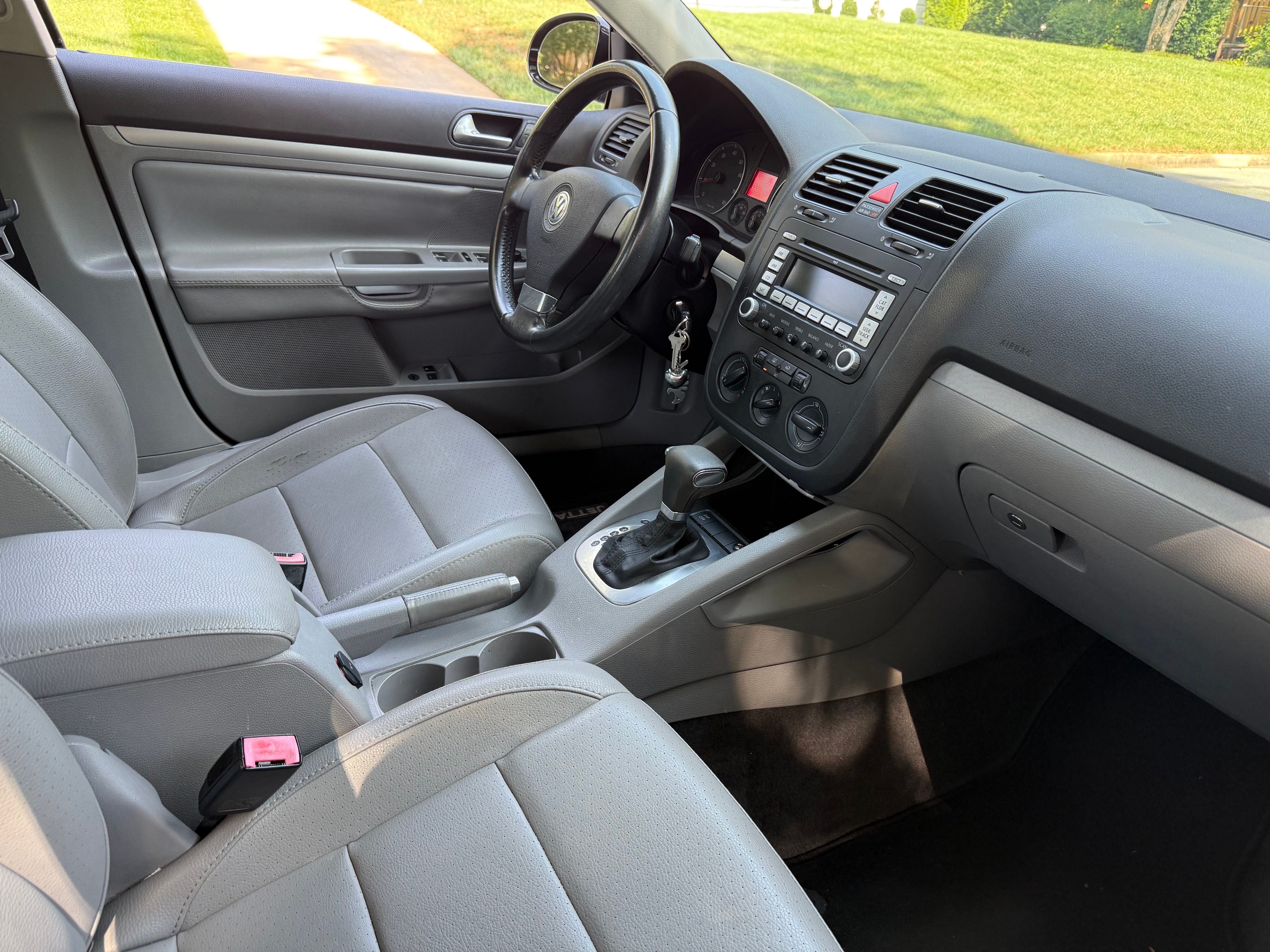 Used 2008 Volkswagen Jetta SE FWD image 12