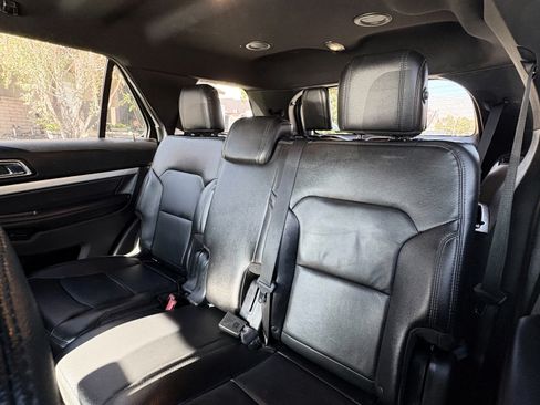 Used 2017 Ford Explorer XLT w/ Equipment Group 202A image 29