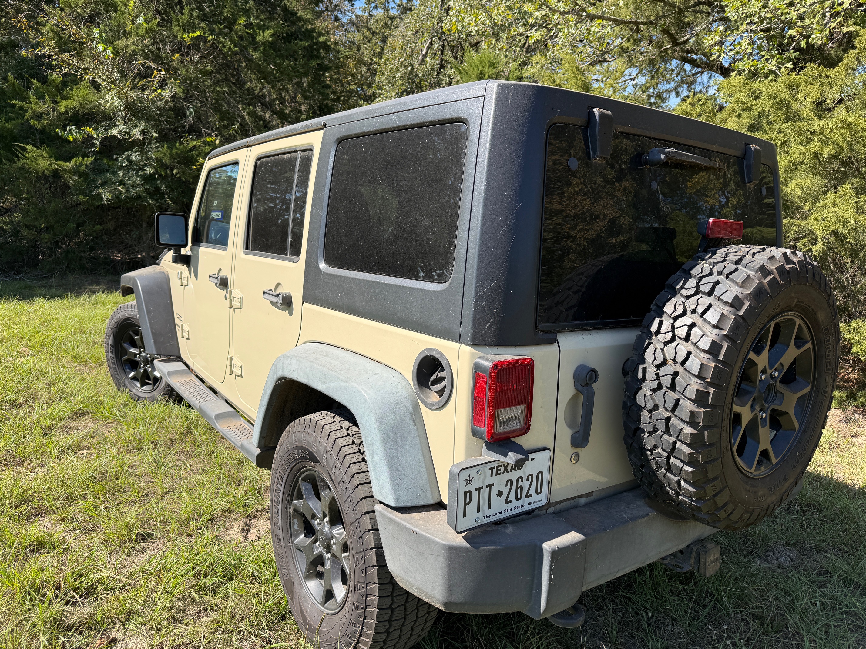 Used 2011 Jeep Wrangler Unlimited Sport AWD/4WD image 9