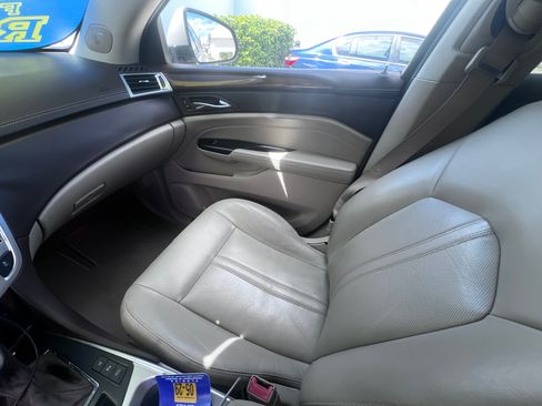 Used 2015 Cadillac SRX Luxury w/ Driver Awareness Package FWD image 18