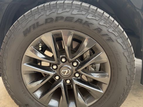 Used 2022 Lexus GX 460 Premium w/ Premium Package AWD/4WD image 12