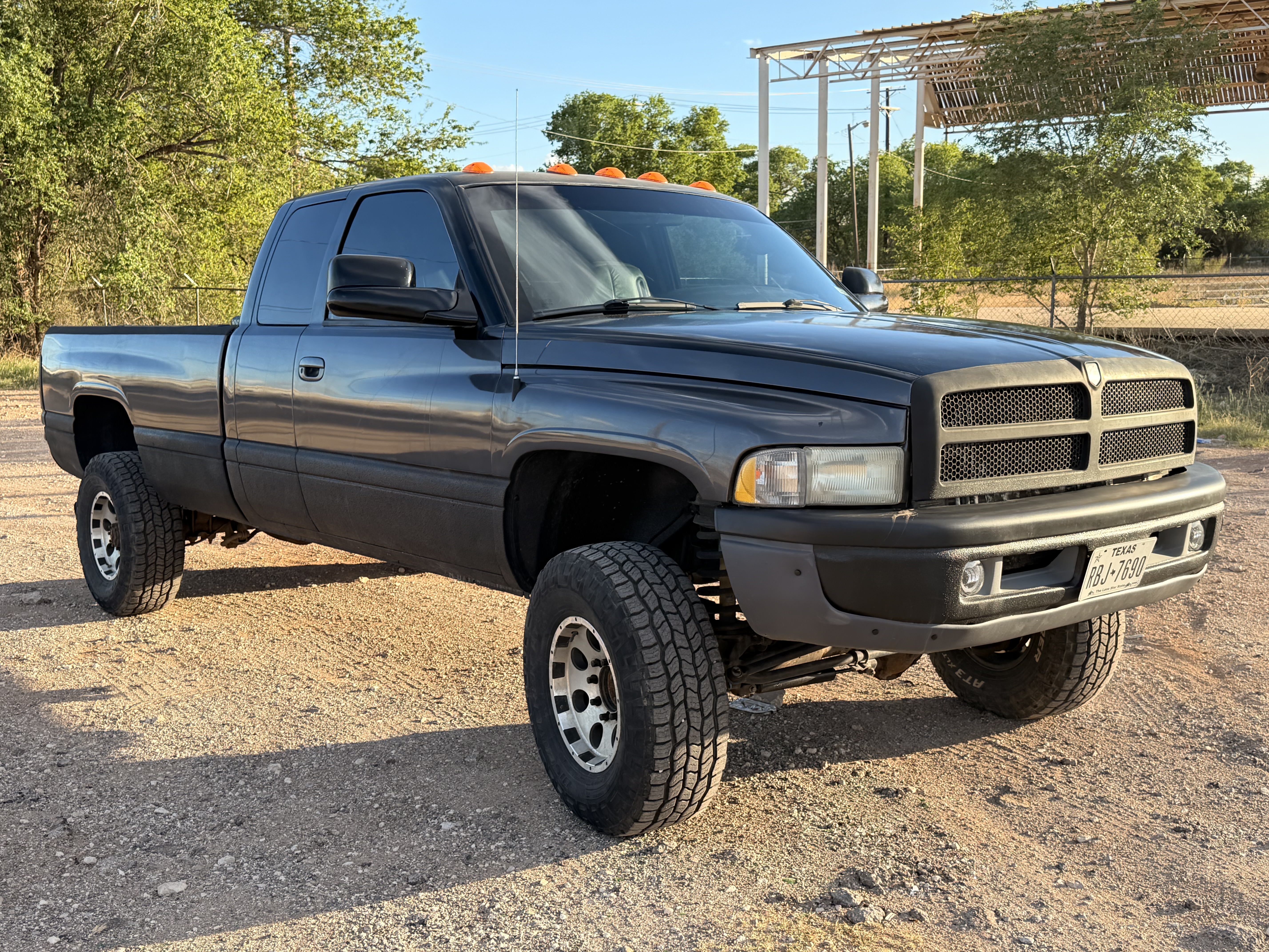 Used 1999 Dodge Ram 2500 Truck 4x4 Quad Cab image 2