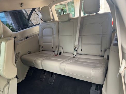 Used 2021 Lincoln Navigator L Reserve RWD image 19