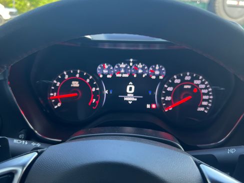Used 2019 Chevrolet Camaro ZL1 RWD image 10