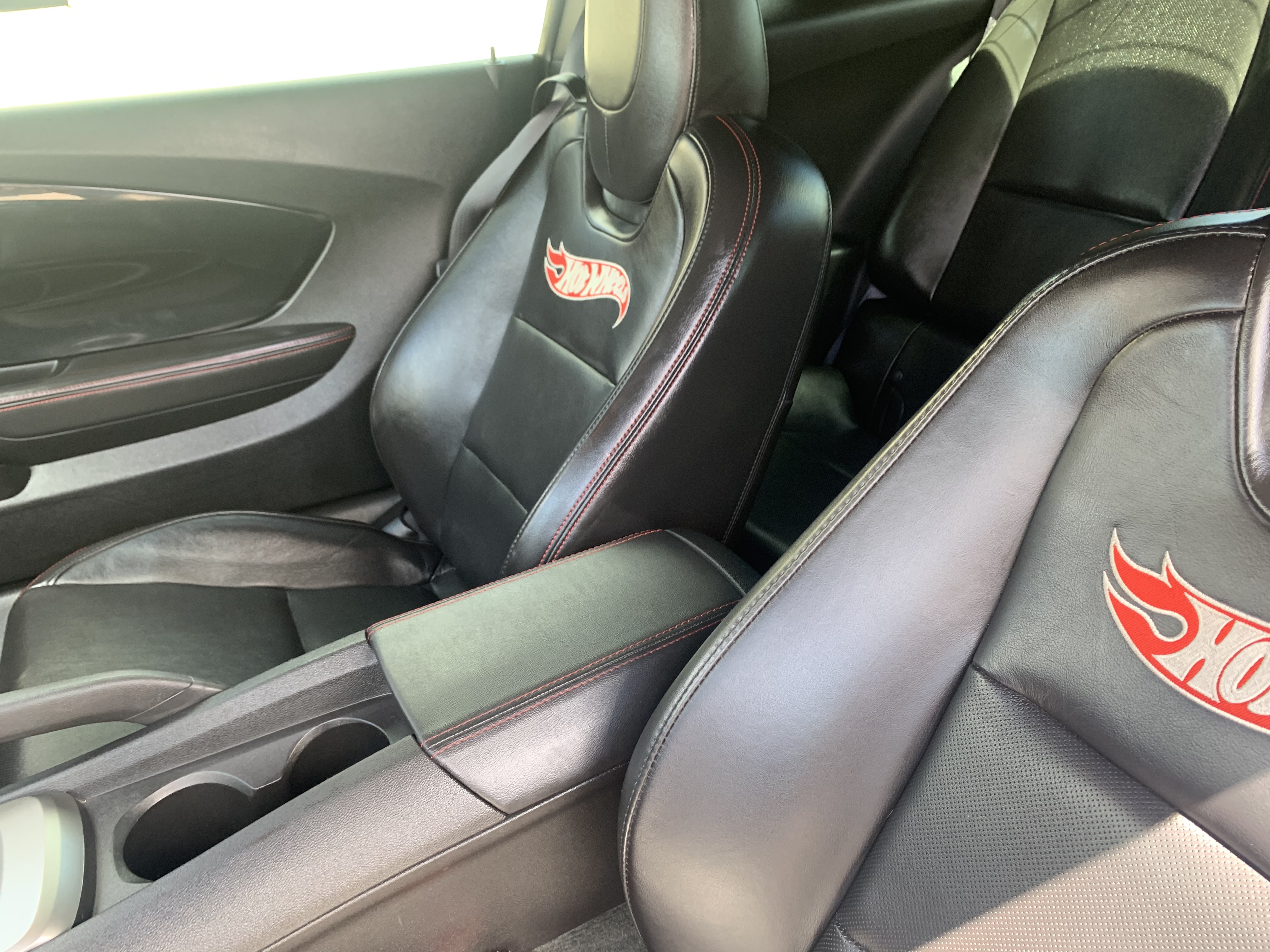 Used 2013 Chevrolet Camaro SS w/ Hot Wheels Special Edition RWD image 13