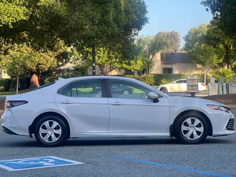 Used 2023 Toyota Camry LE w/ Audio Upgrade Package FWD image 5