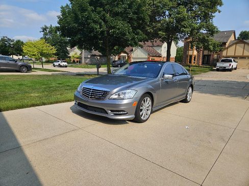 Used 2013 Mercedes-Benz S 550 4MATIC image 1