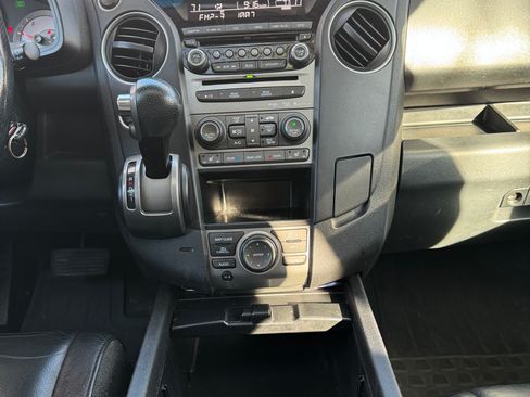 Used 2013 Honda Pilot Touring image 10