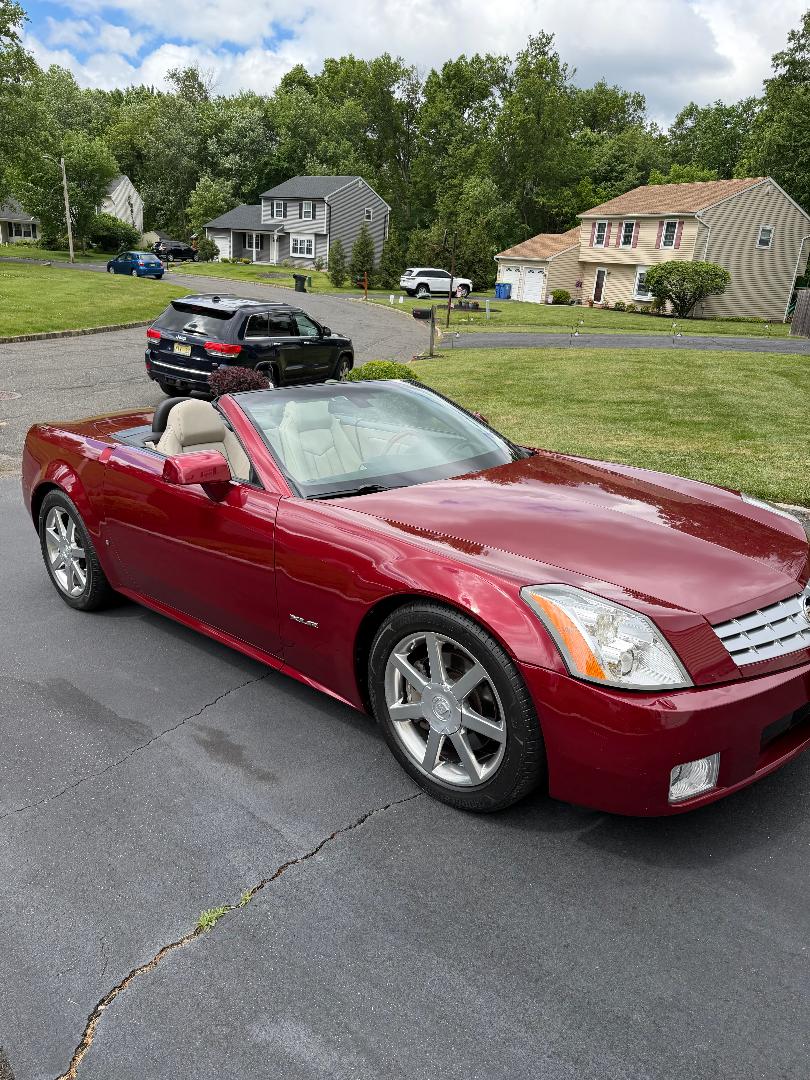 Used 2006 Cadillac XLR RWD image 4