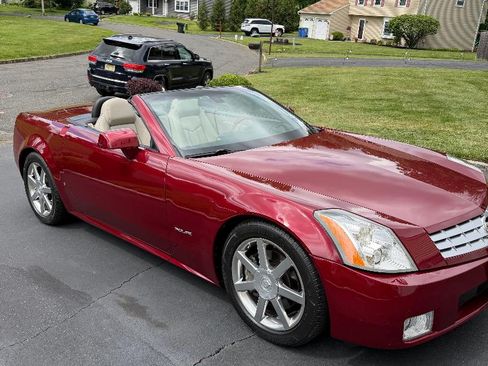 Used 2006 Cadillac XLR RWD image 4