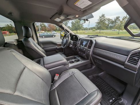 Used 2017 Ford F250 XLT w/ XLT Value Package AWD/4WD image 17