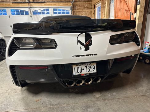 Used 2016 Chevrolet Corvette Z06 w/ 3LZ Preferred Equipment Group image 6