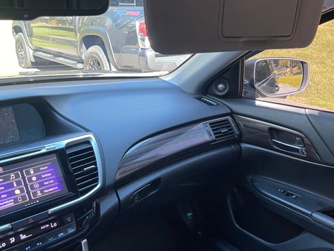 Used 2016 Honda Accord EX-L image 16