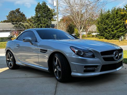 Used 2015 Mercedes-Benz SLK 350 image 10