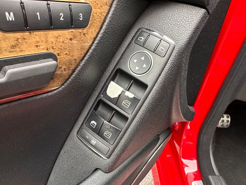 Used 2009 Mercedes-Benz C 350 Sport image 16