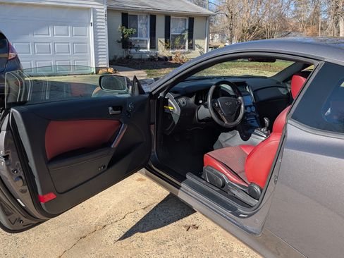 Used 2013 Hyundai Genesis 2.0T image 13