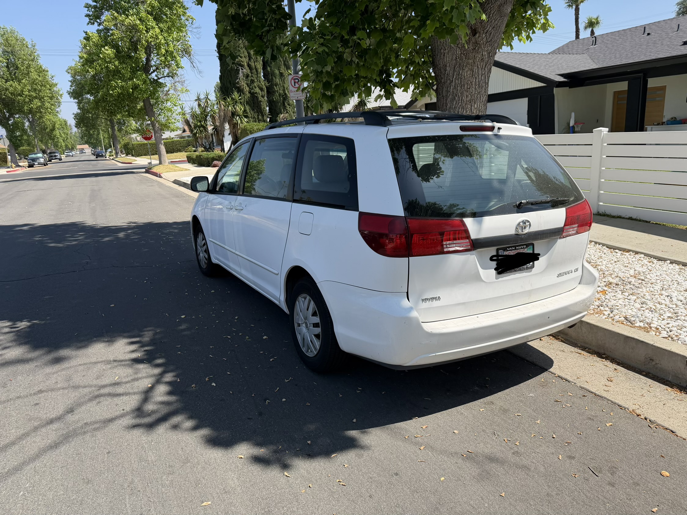 Used 2005 Toyota Sienna LE FWD image 2