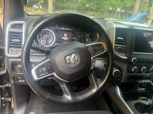 Used 2020 RAM 1500 Big Horn AWD/4WD image 15