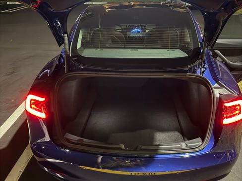 Used 2022 Tesla Model 3 Standard Range image 11