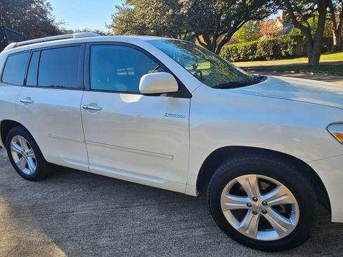 Used 2010 Toyota Highlander Limited image 2