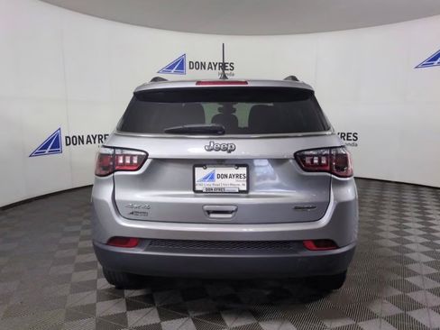 Used 2021 Jeep Compass Sport FWD image 5