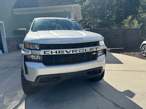 Used 2020 Chevrolet Silverado 1500 Custom w/ Custom Value Package image 4