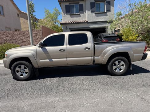 Used 2008 Toyota Tacoma PreRunner RWD image 1