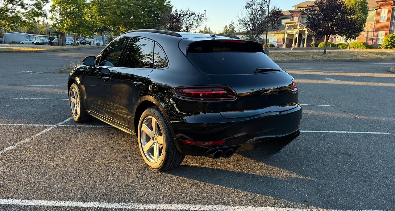 Used 2018 Porsche Macan GTS AWD/4WD image 8