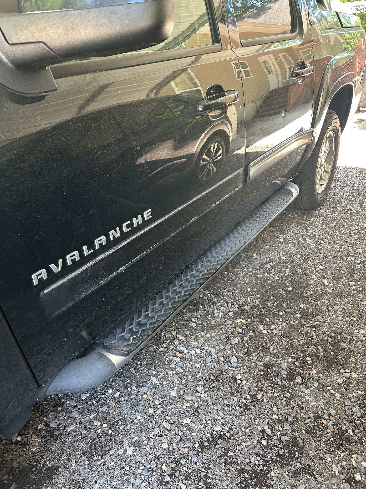 Used 2013 Chevrolet Avalanche LT w/ Suspension Package, Off-Road AWD/4WD image 14
