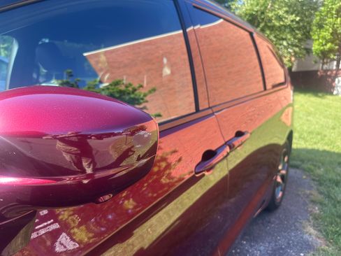 Used 2020 Chrysler Pacifica Touring-L Plus FWD image 6