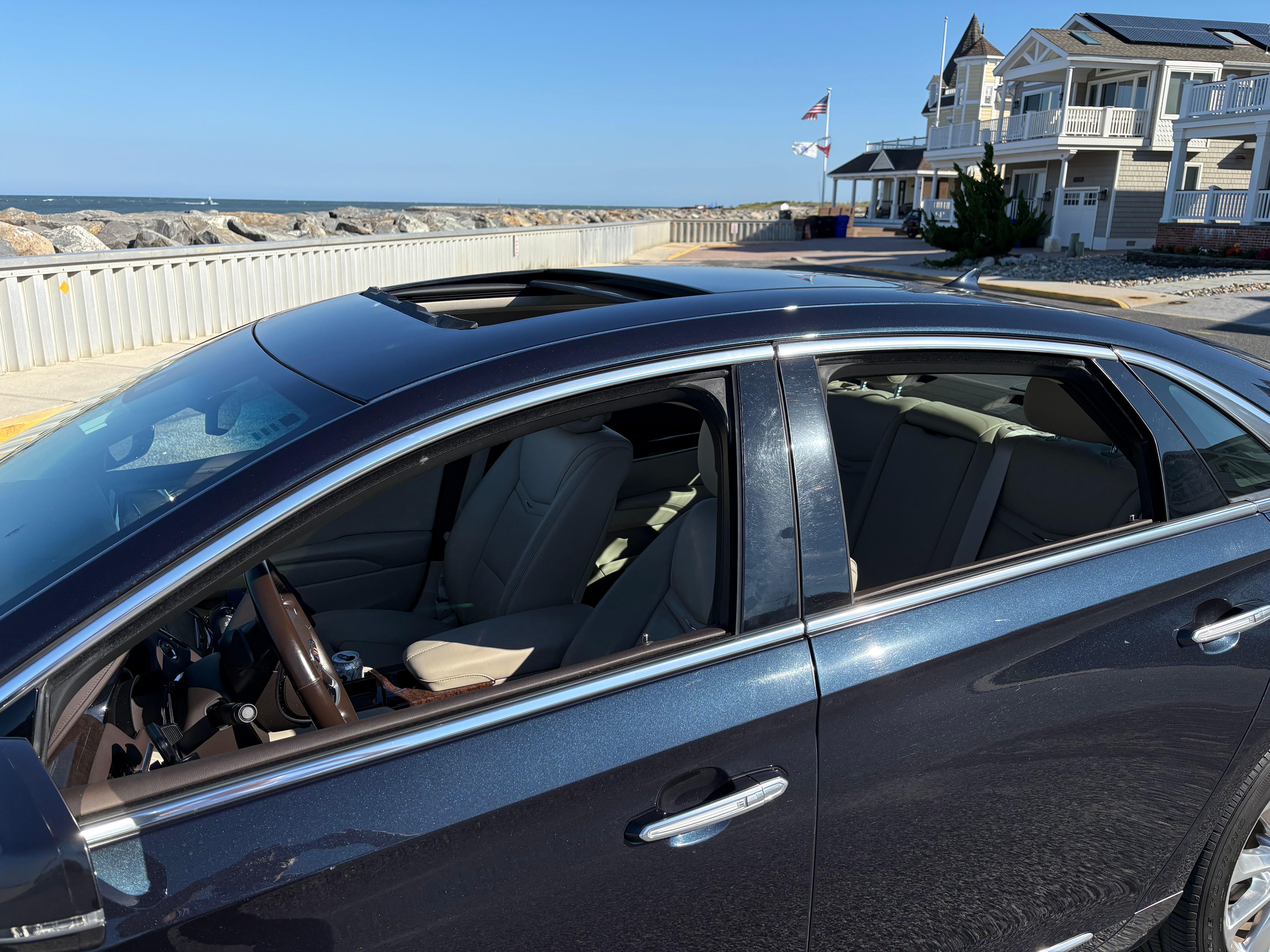 Used 2014 Cadillac XTS Luxury w/ Driver Awareness Package AWD/4WD image 4