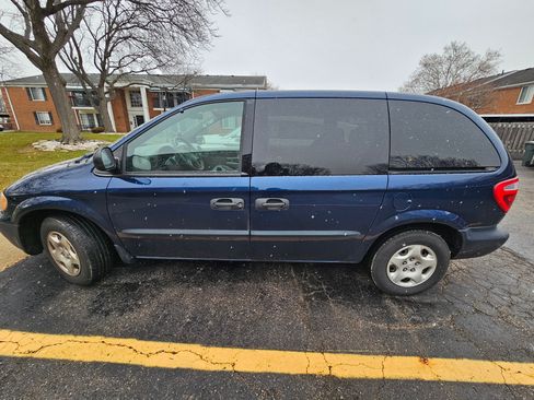 Used 2002 Dodge Caravan SE image 1