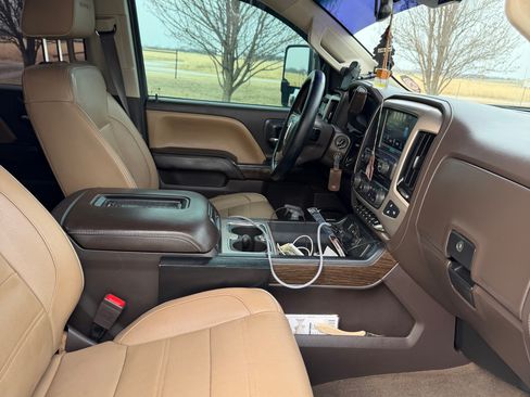 Used 2018 GMC Sierra 3500 Denali w/ Duramax Plus Package image 12