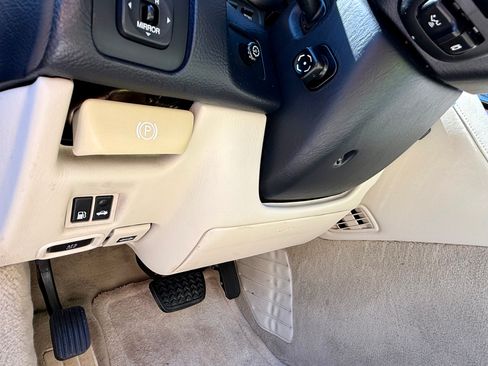 Used 2008 Lexus SC 430 Convertible RWD image 14