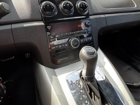 Used 2009 Saturn Sky Red Line w/ Weekend Getaway Package image 8